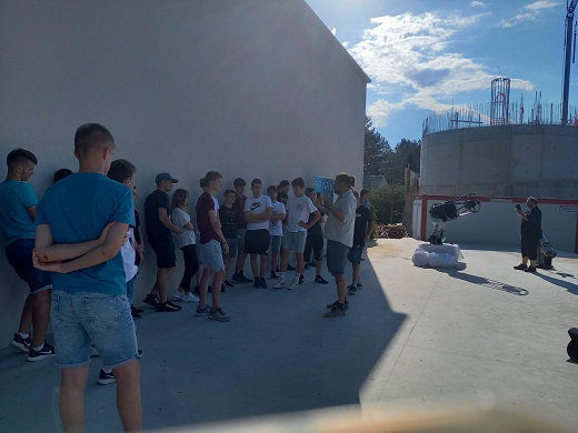 uenici na predstavljanju novog teleskopa